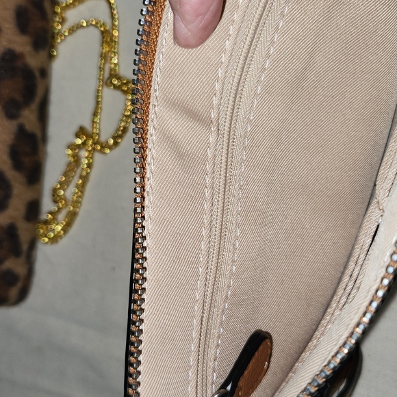 Bundle of Wristlets and Crossbody. - Picture 12 of 16